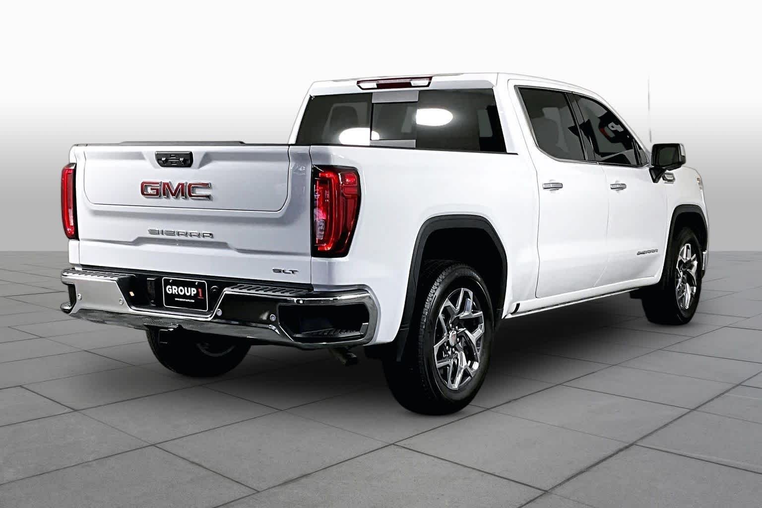 Used 2025 Summit White GMC SLT image 13