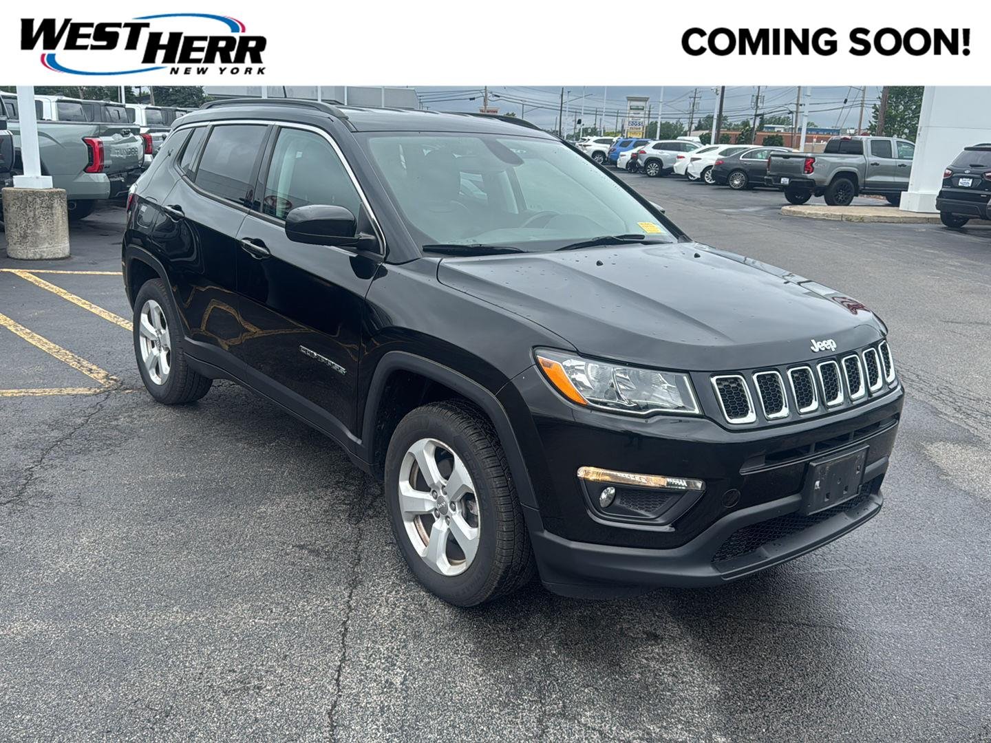 Used 2020 Diamond Black Crystal Pearlcoat Jeep Latitude image 1