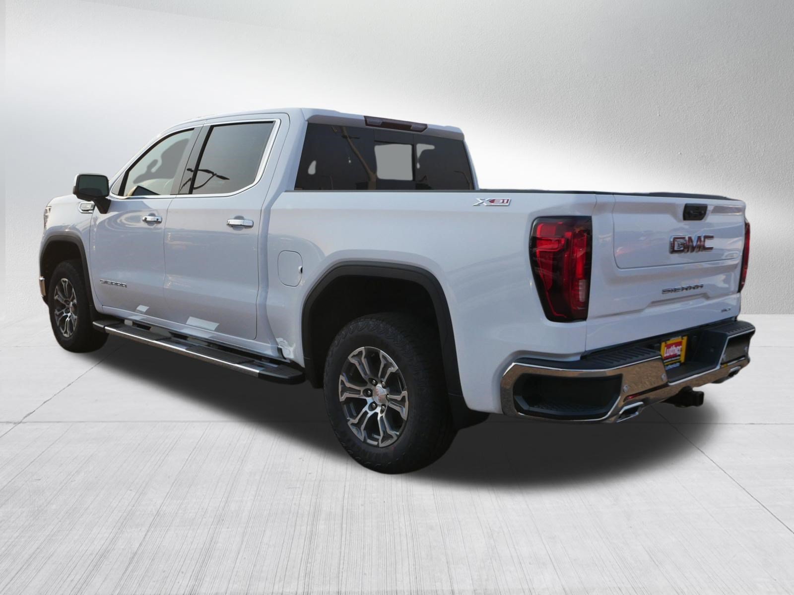 2026 GMC Sierra 1500 SLT - Photo 2