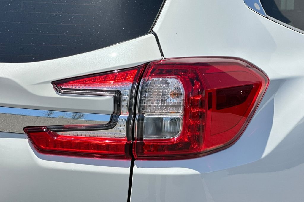 New 2026 CRYSTAL WHITE PEARL Subaru Limited 7-Passenger image 37