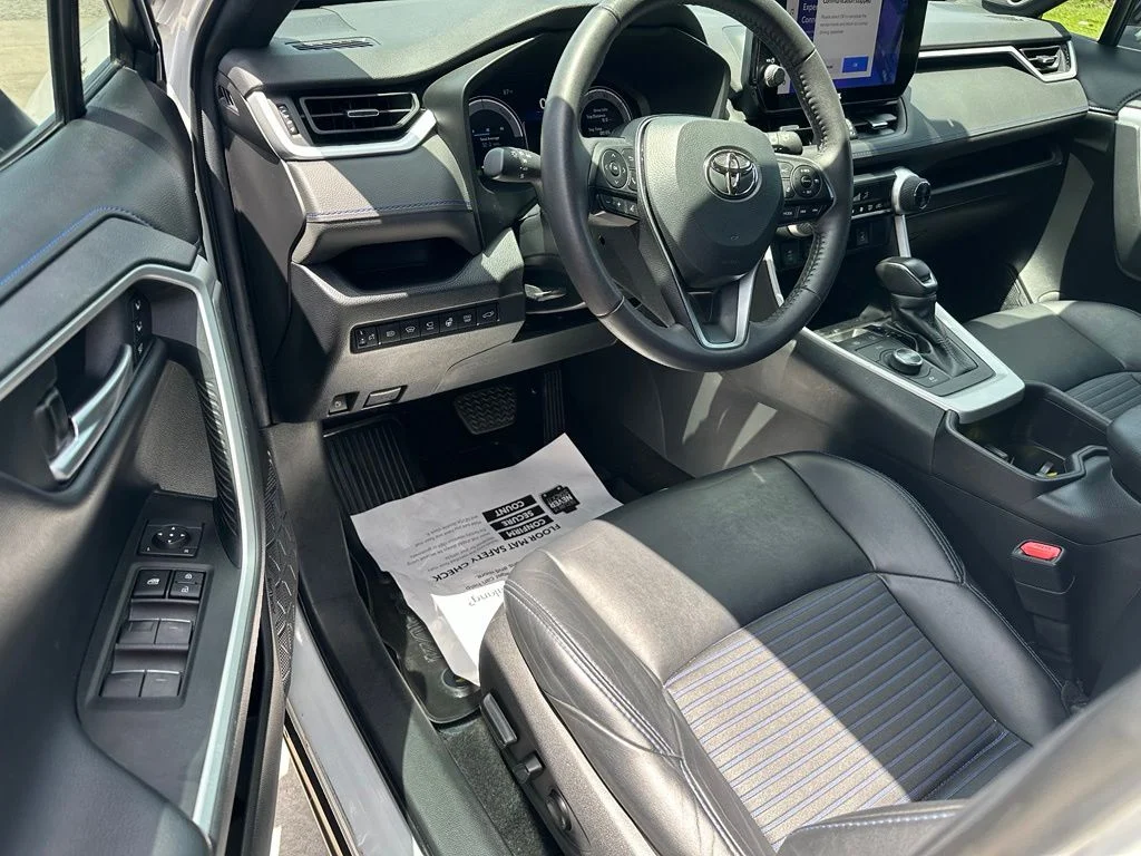 2023 Toyota RAV4 XSE - Photo 11