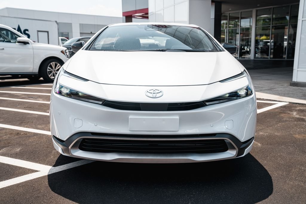 New 2026 Wind Chill Pearl Toyota SE image 2