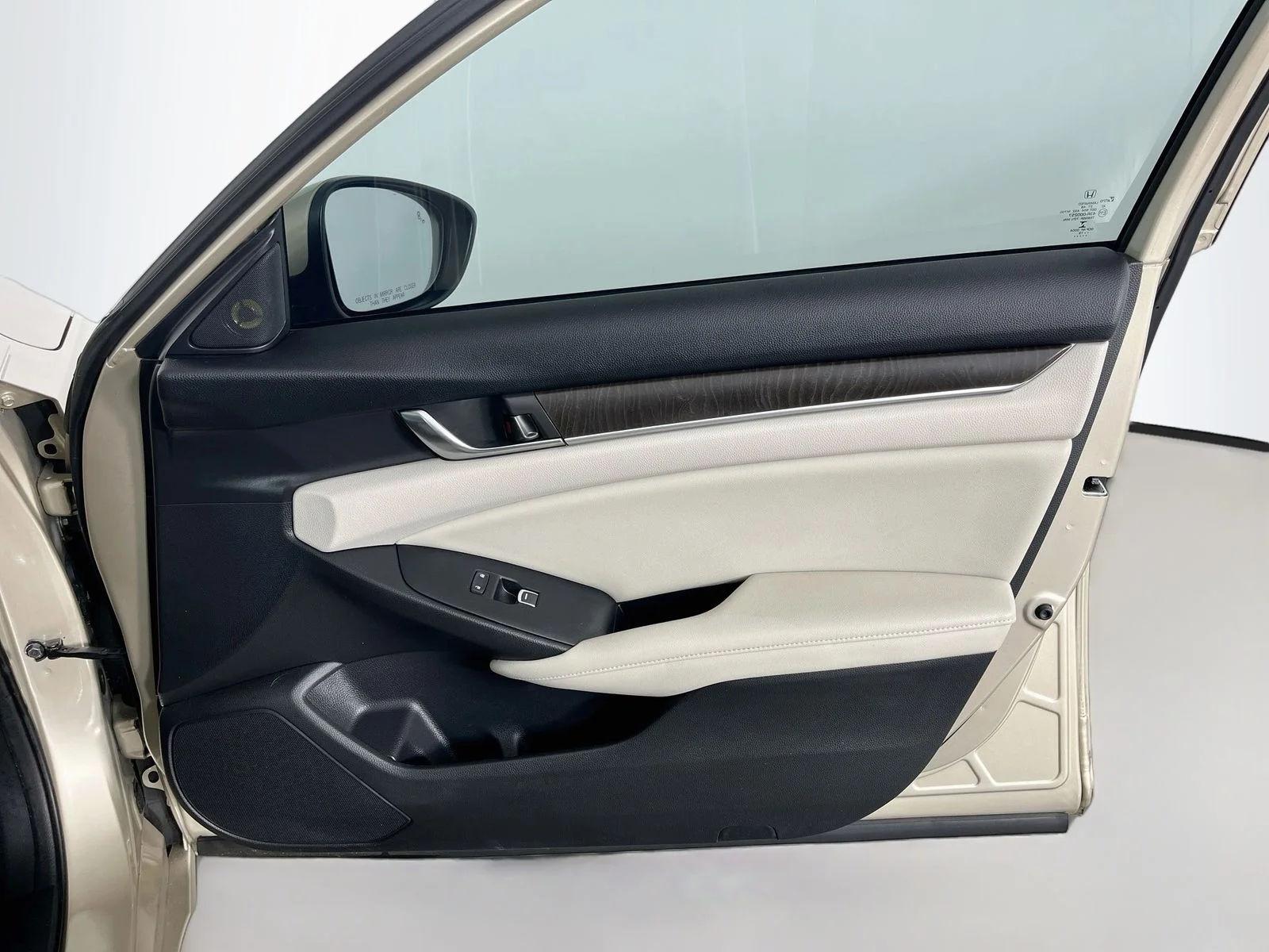 Used 2019 Beige Honda EX image 38