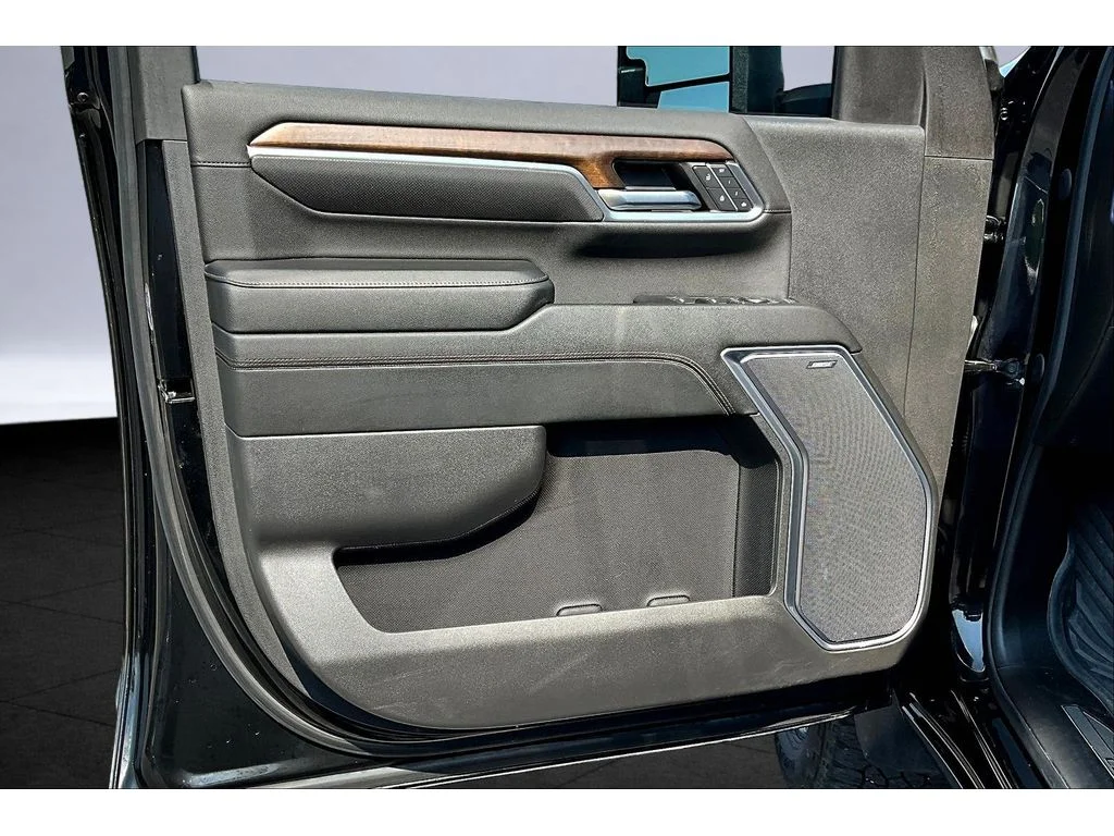 Used 2024 Black Chevrolet High Country image 16