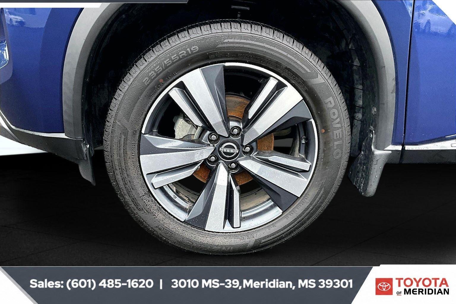 Used 2023 Caspian Blue Metallic Nissan SL image 7