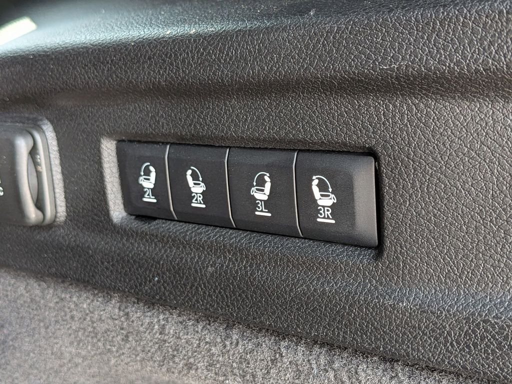 Used 2021 Red Jeep Overland image 10