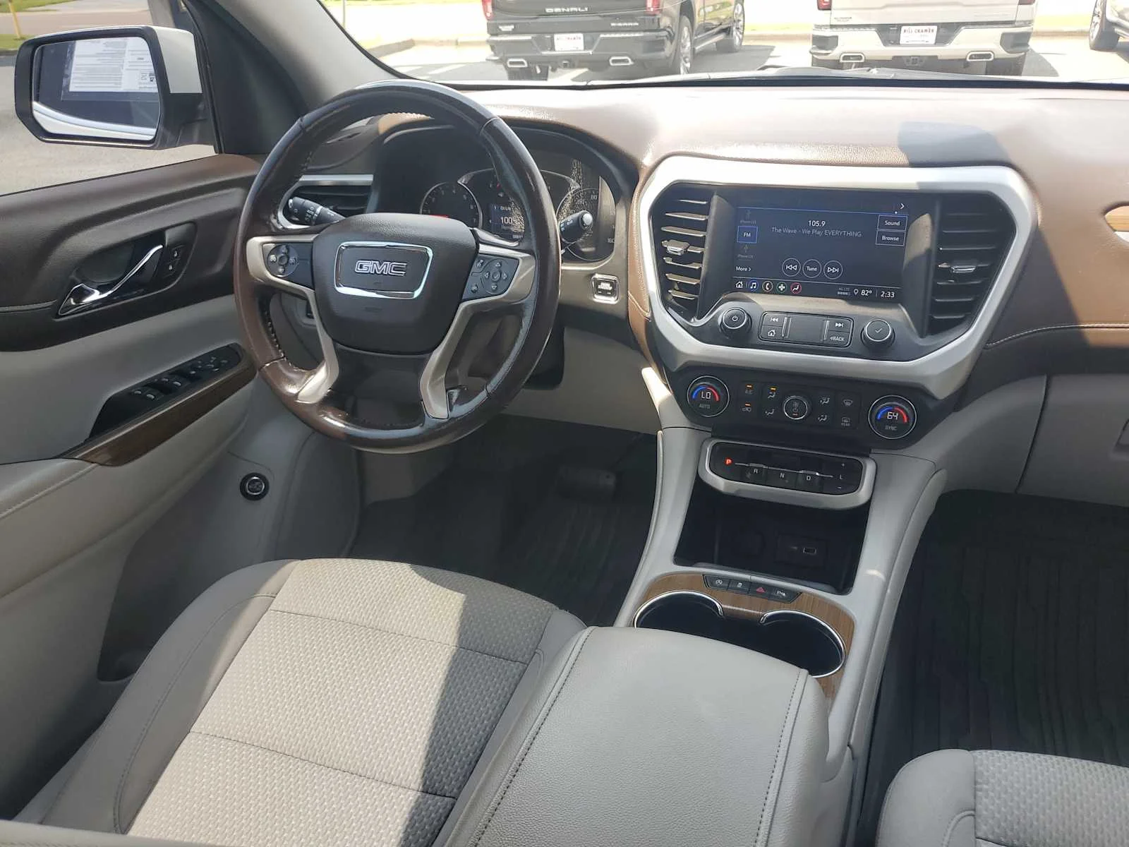 Used 2020 SUMMIT WHITE GMC SLE image 19