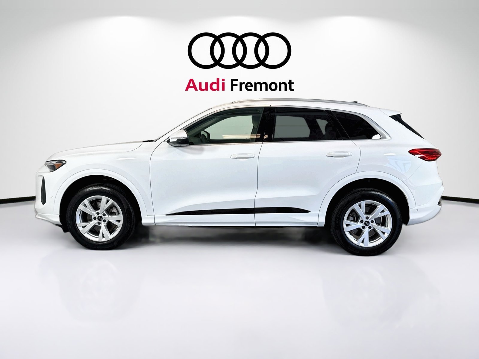 Used 2025 Arkona White Audi Premium image 8