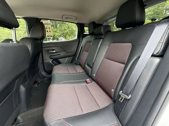 Used 2025 White Nissan SR image 23