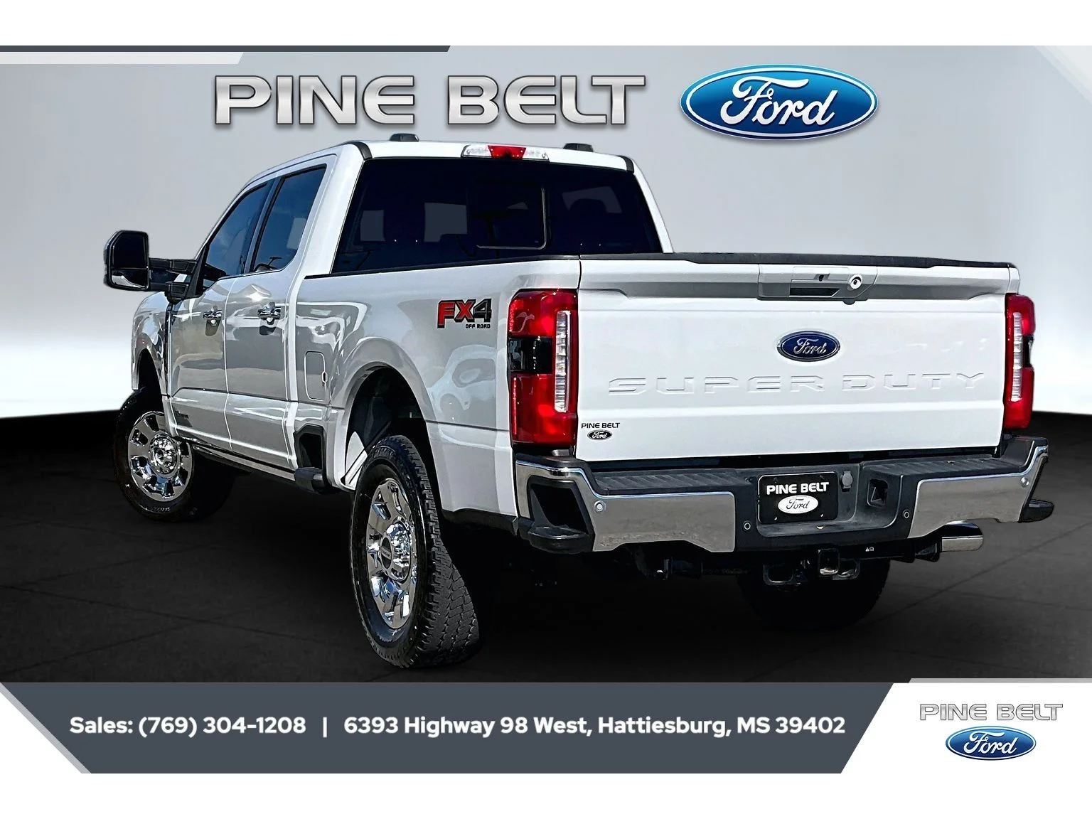 Used 2025 Avalanche Ford LARIAT image 2