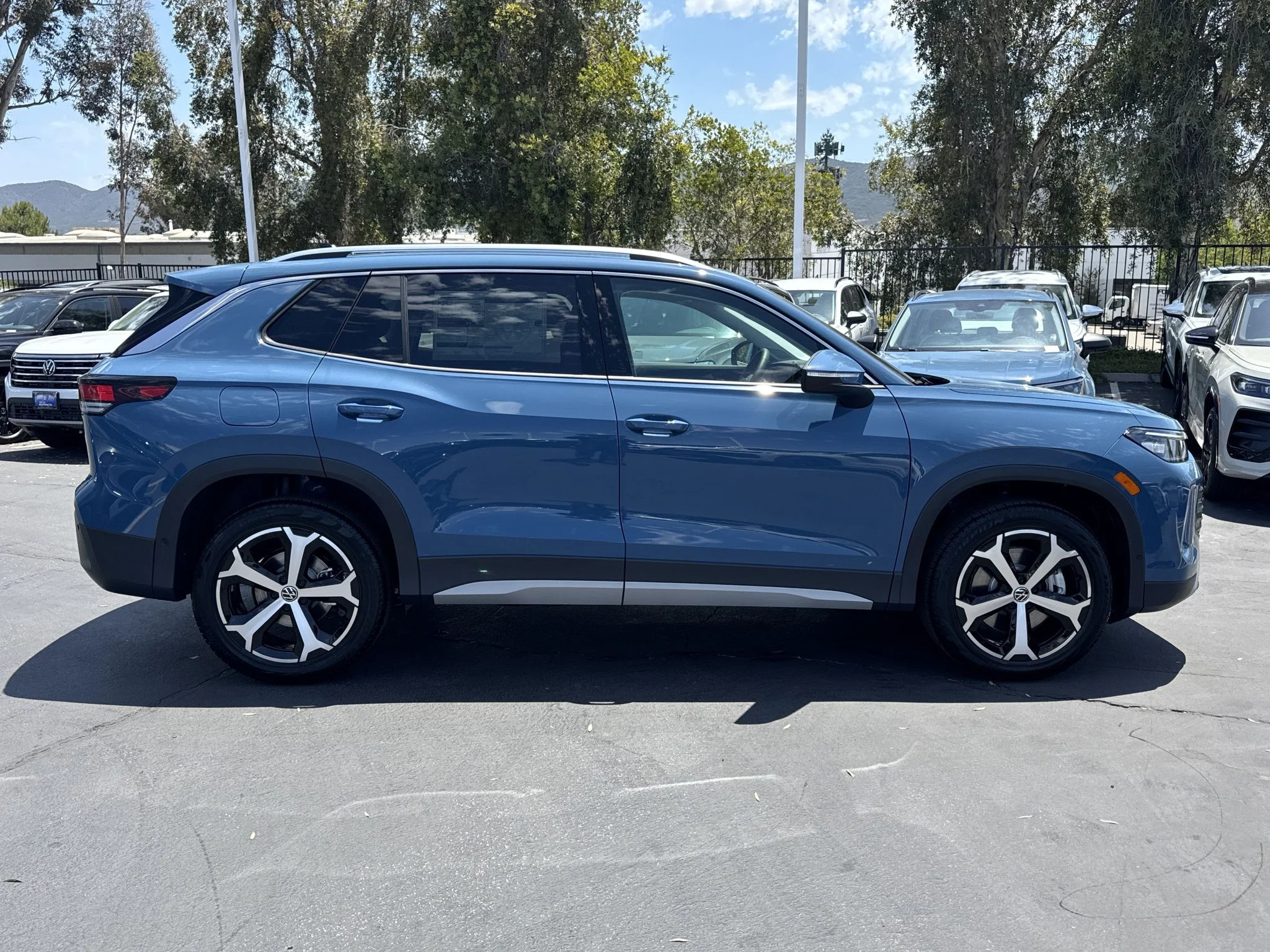 New 2026 Monterey Blue Pearl Volkswagen SE image 9