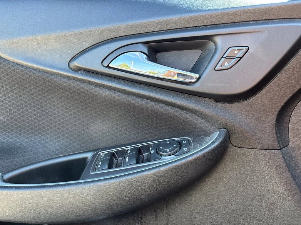 Used 2018 Silver Chevrolet LS image 14