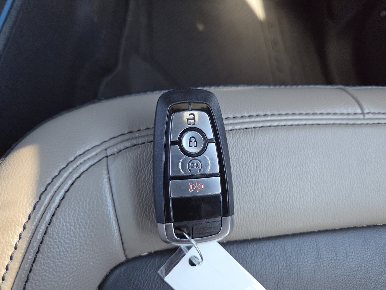Used 2023  Ford Base image 35
