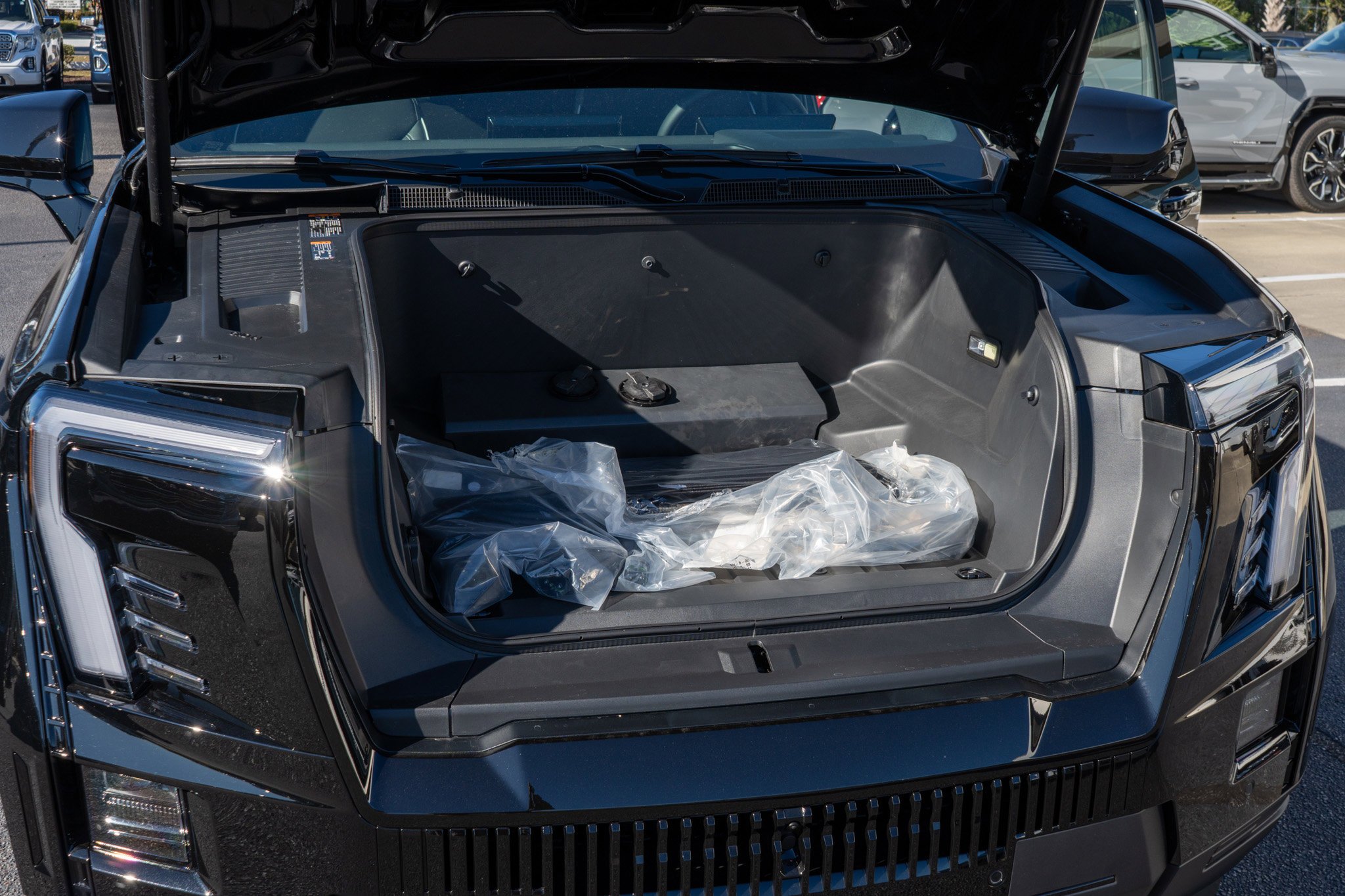 2026 GMC Sierra EV Elevation - Photo 21