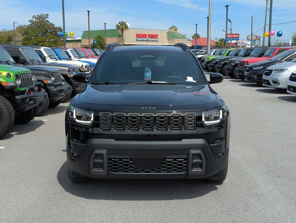 New 2026 Diamond Black Crystal Pearl-Coat Exterior Paint Jeep Limited image 10