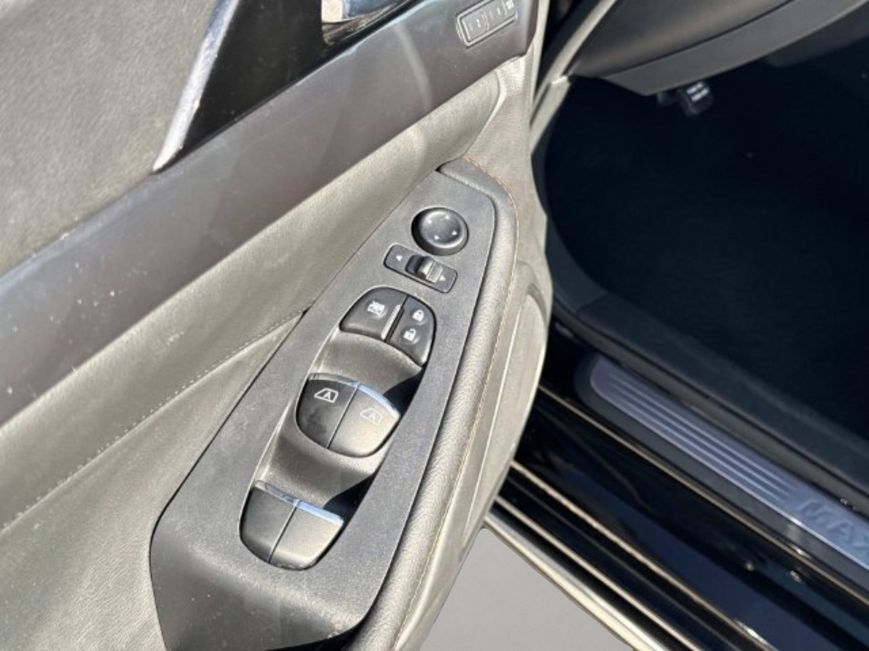 2021 Nissan Maxima SR - Photo 14