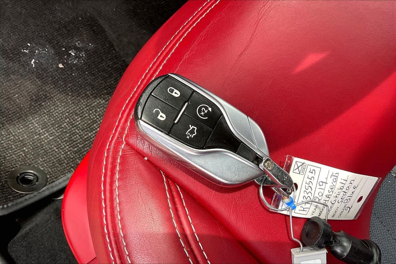 Used 2019 Rosso Folgore Mica Maserati GranLusso image 15