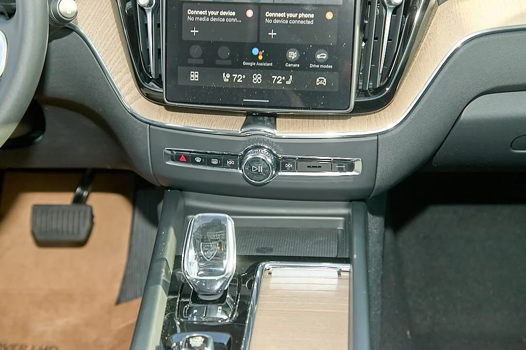 New 2026 Crystal White Volvo Core image 26