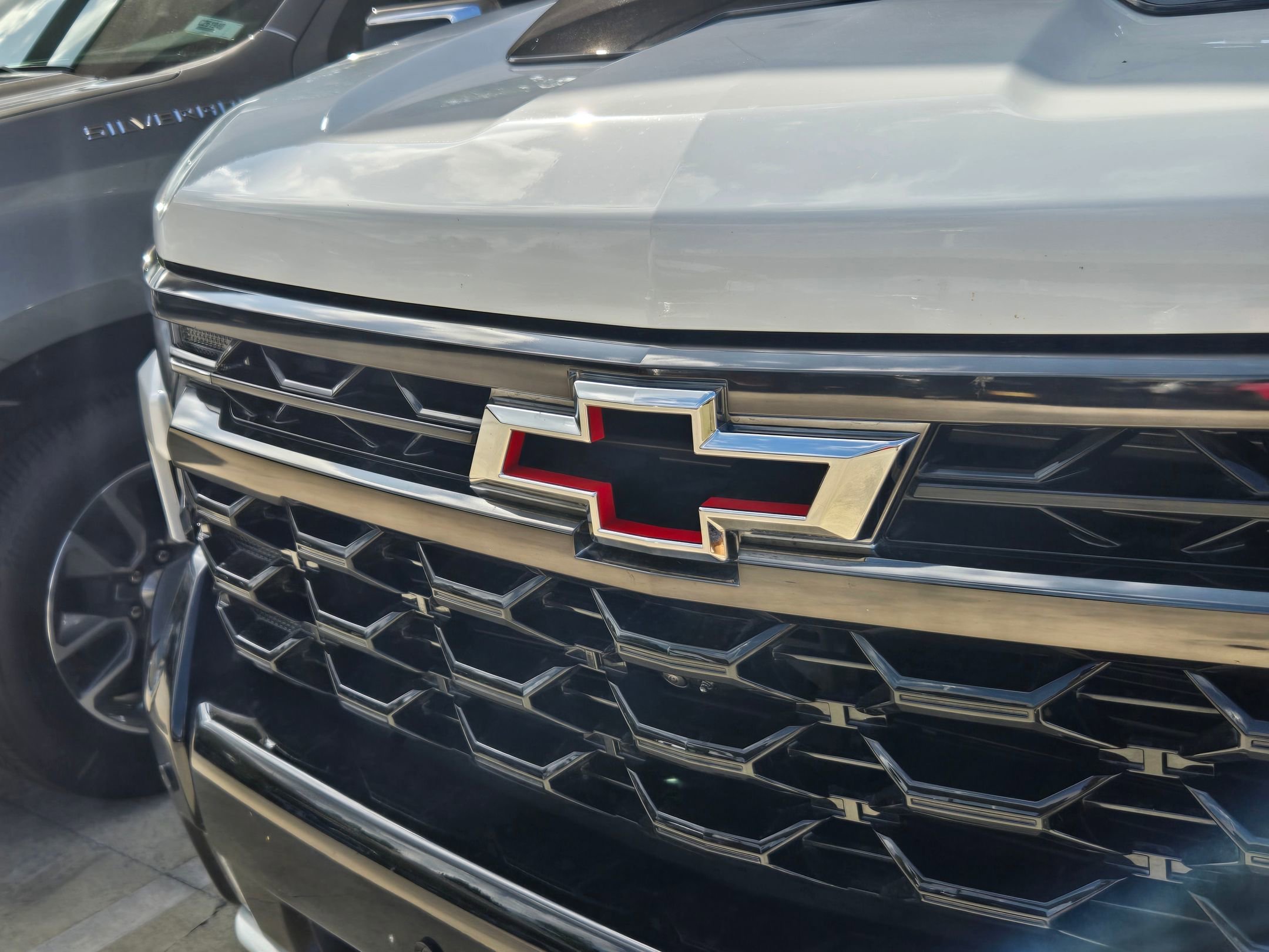 Used 2025 Summit White Chevrolet ZR2 image 4