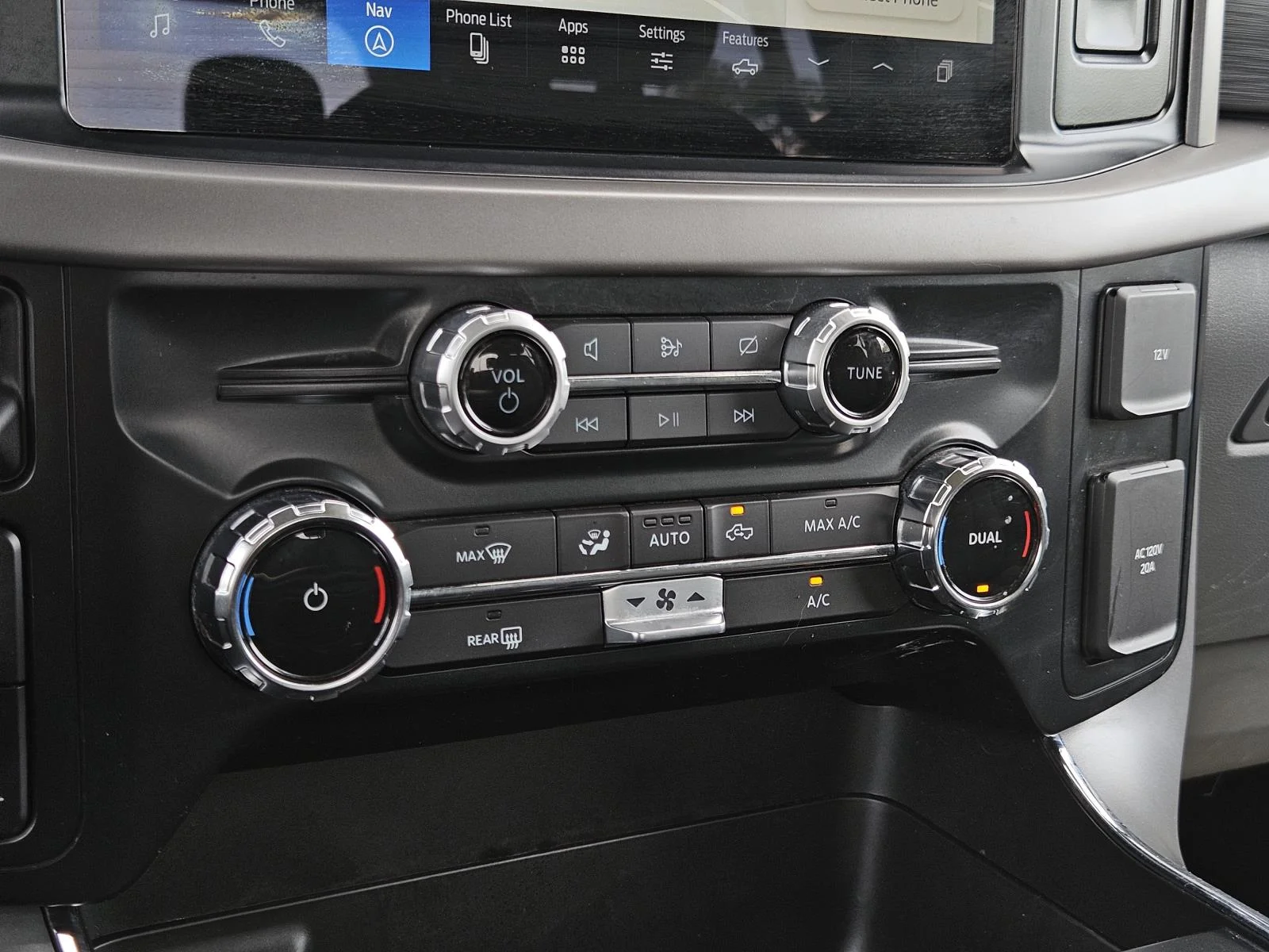 2024 Ford F-150 XLT - Photo 24