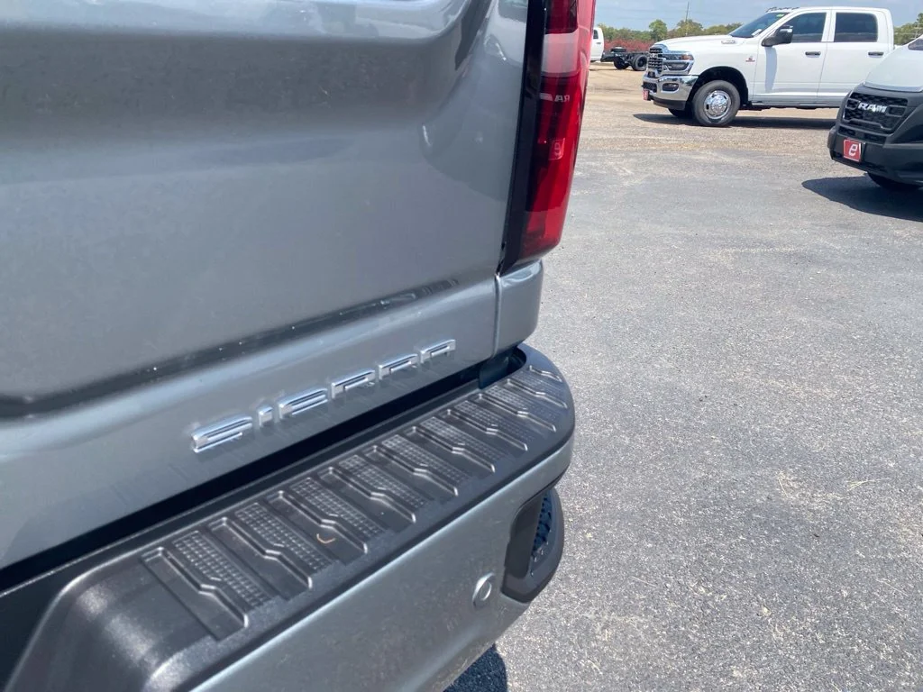 Used 2025 Silver GMC Denali Ultimate image 32