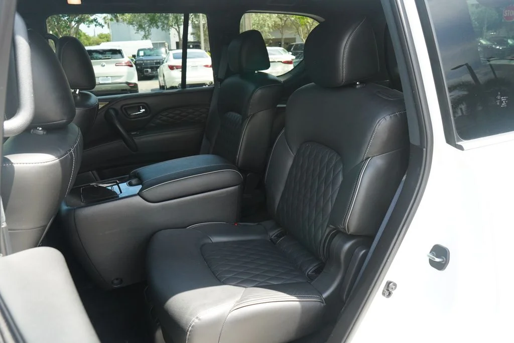 Used 2024 White INFINITI Sensory image 16