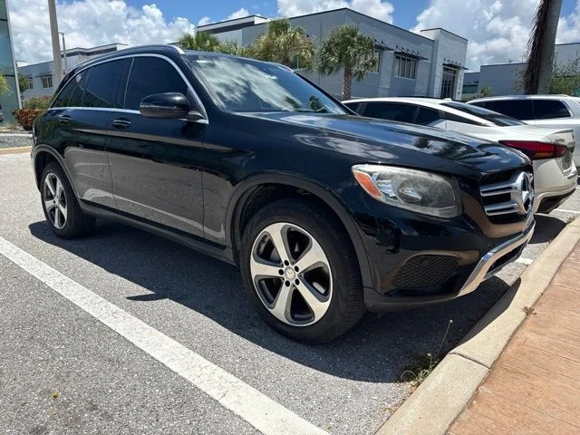 2017 Mercedes-Benz GLC-Class GLC 300 RWD photo