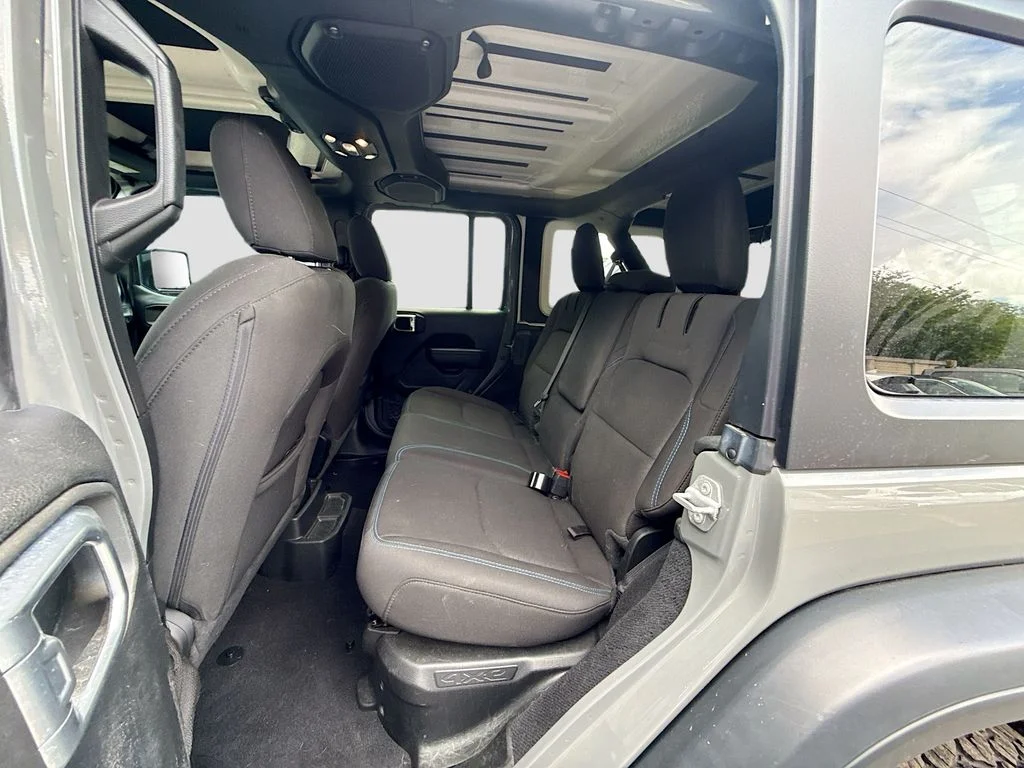 Used 2023 Gray Jeep Rubicon 4xe image 27