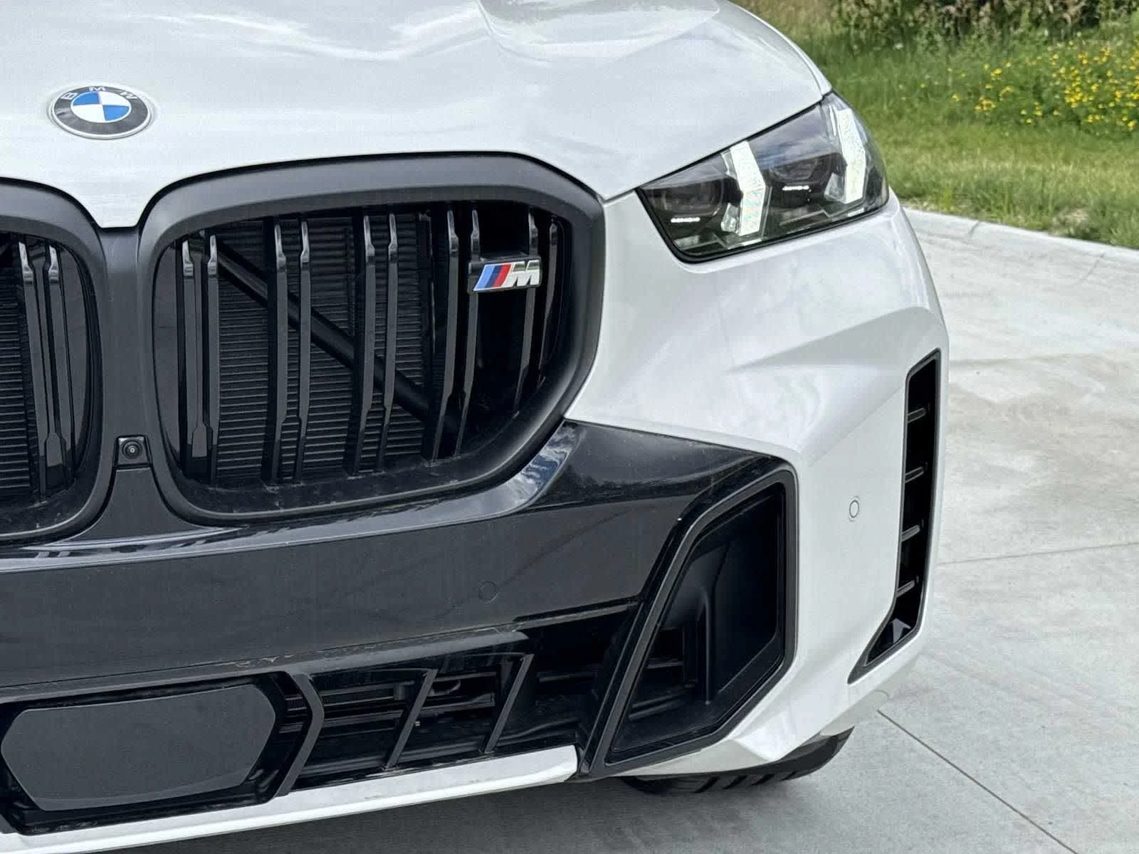 New 2026 Mineral White Metallic BMW M60i image 11