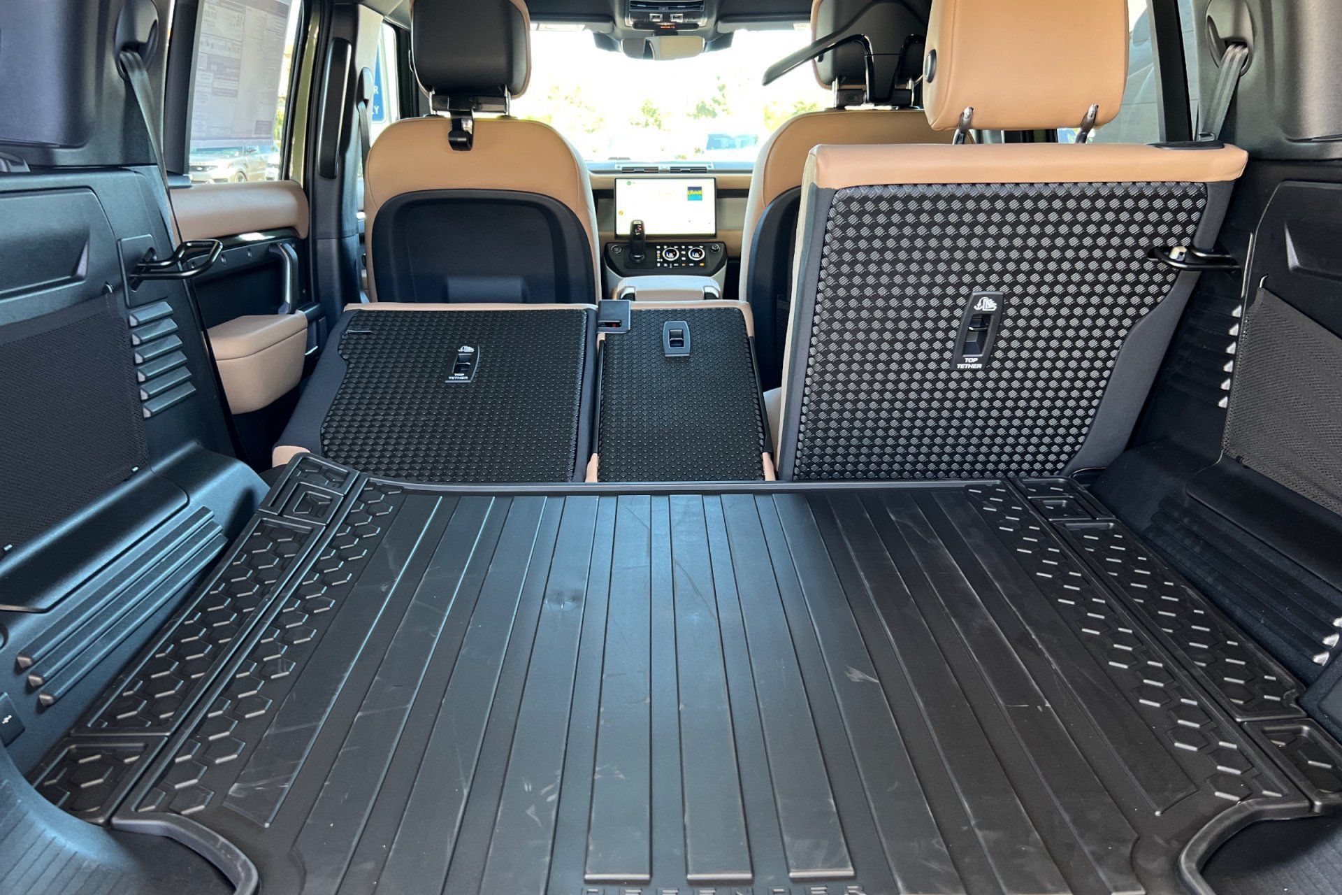 New 2026 Woolstone Green Land Rover X-Dynamic SE image 18