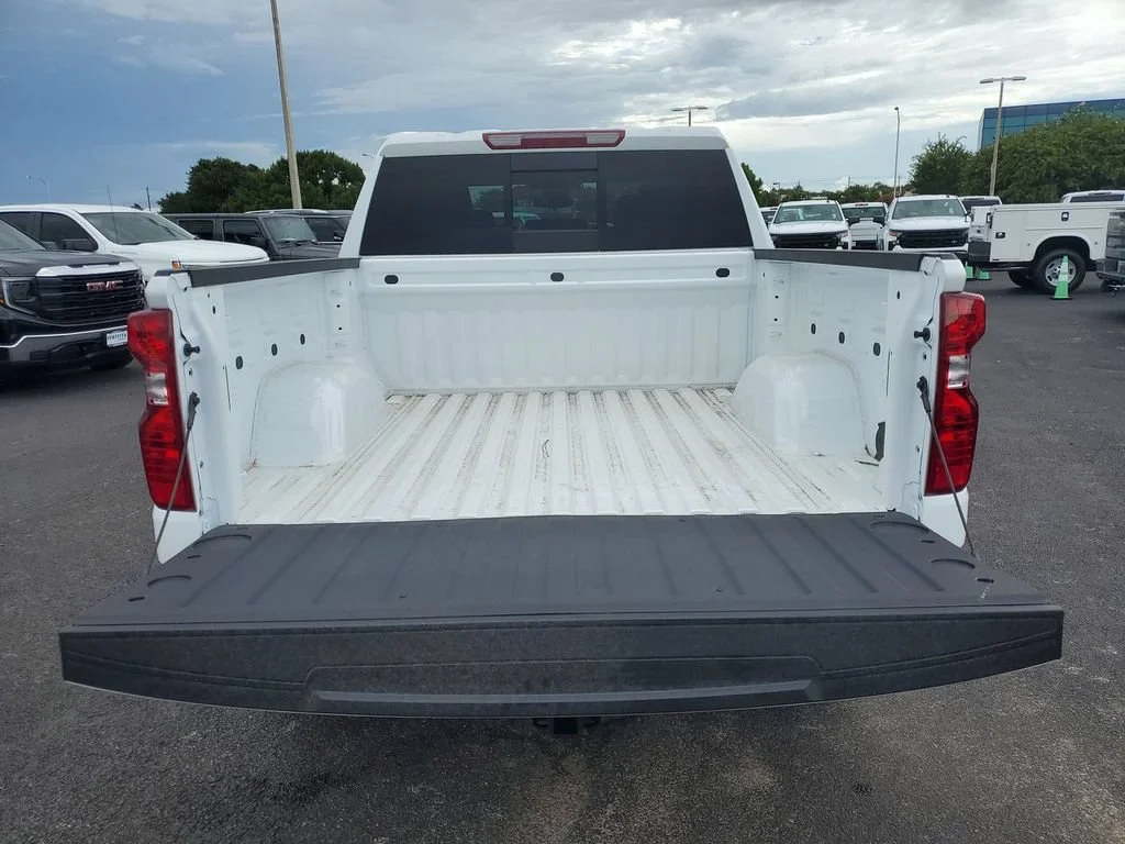 New 2026 Summit White Chevrolet LT image 32