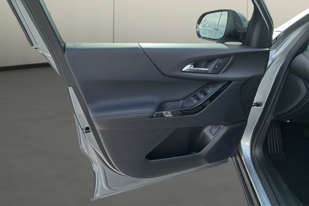 New 2027 Sterling Gray Metallic Chevrolet LT image 13