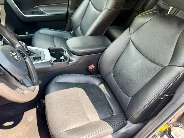 Used 2021 Black Toyota XLE image 4