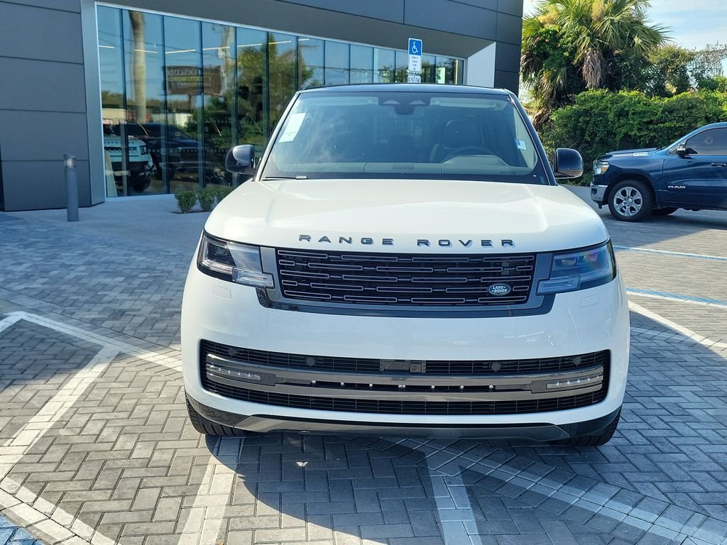 New 2026 Fuji White Land Rover SE image 8