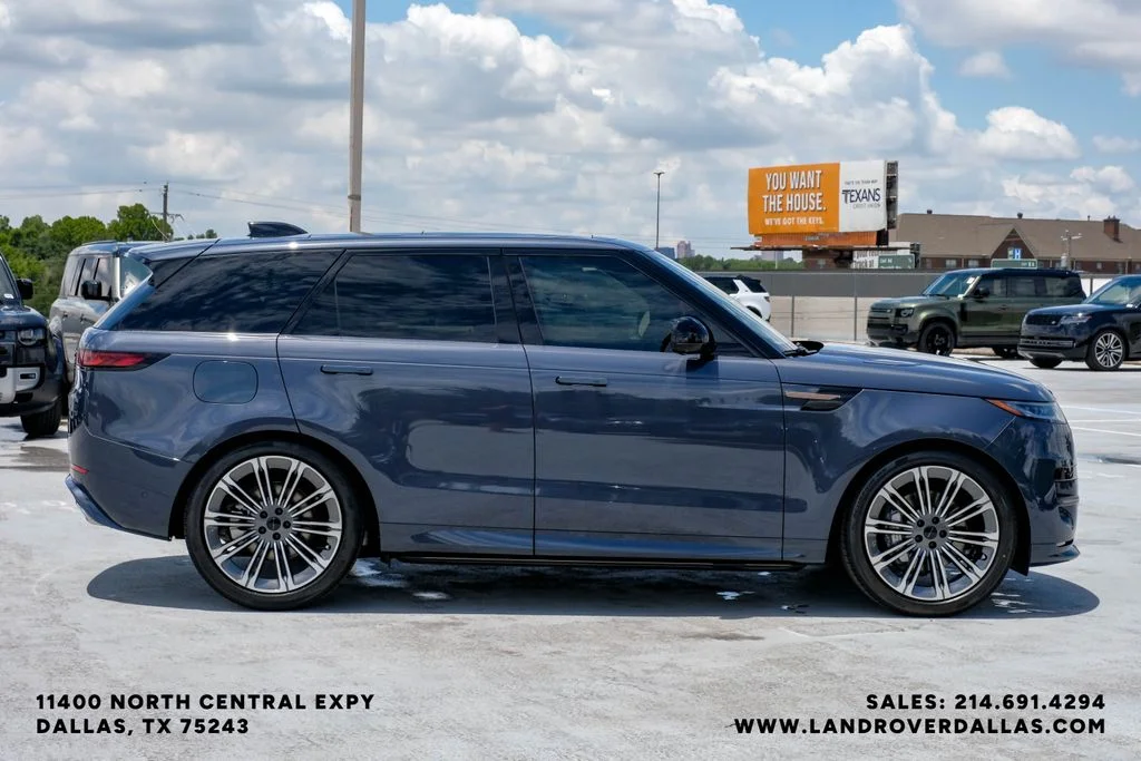 New 2026 Varesine Blue Metallic Land Rover Dynamic SE image 6