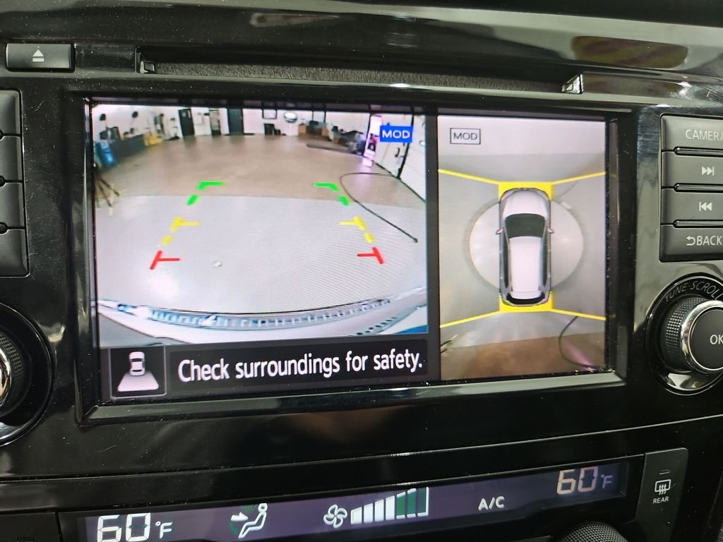 Used 2018 Silver Nissan SL image 21