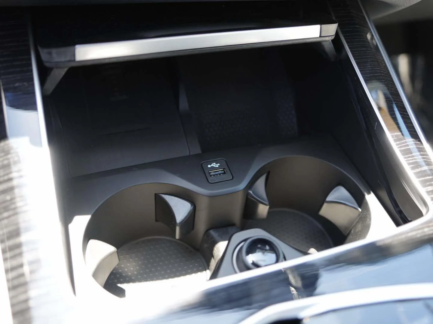 New 2026 Carbon Black Metallic BMW sDrive40i image 26