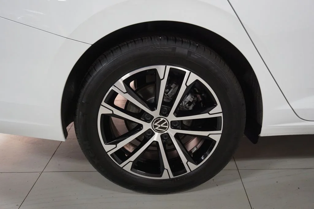 Certified Used 2025 Pure White Volkswagen 1.5T Sport image 40