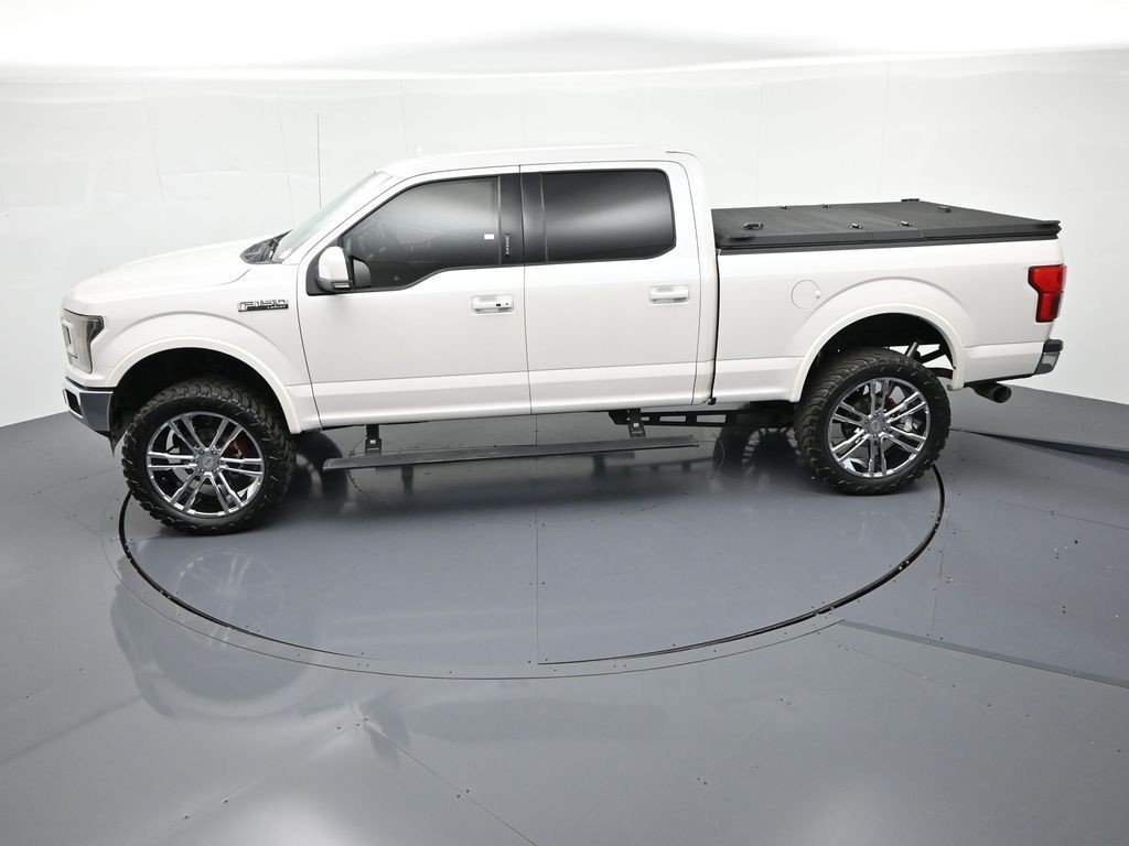Used 2018 White Platinum Clearcoat Metallic Ford Lariat image 20