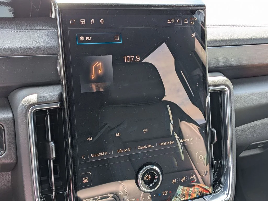 2026 GMC Yukon XL Denali - Photo 13