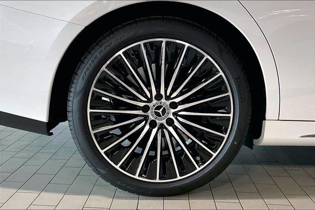 New 2026 MANUFAKTUR Moonlight White Metallic Mercedes-Benz E 450 image 22