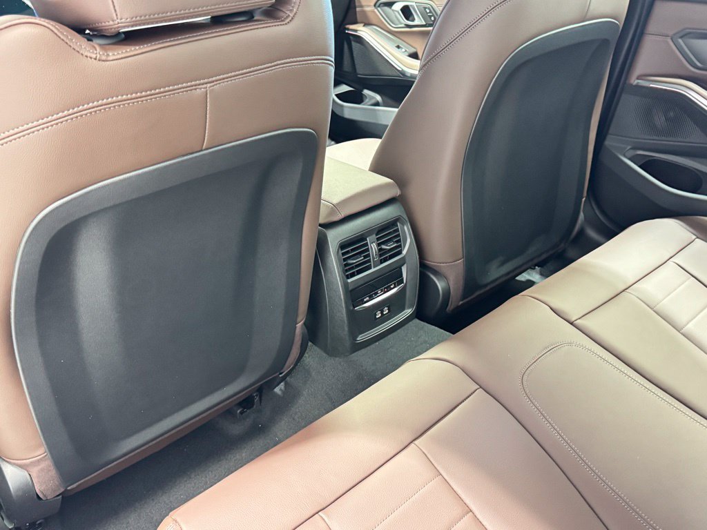 New 2026 White BMW 330i xDrive image 21
