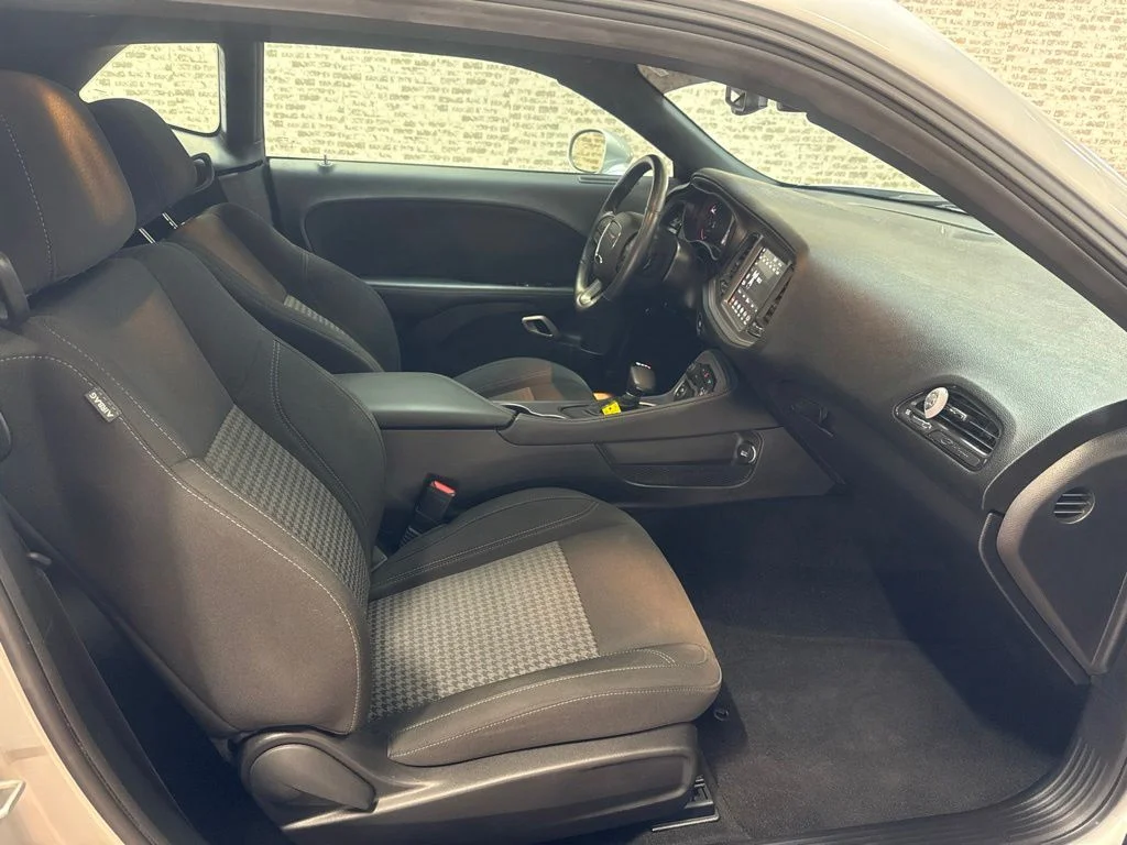 Used 2023 Triple Nickel Clearcoat Dodge SXT image 11