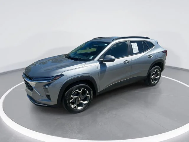 2024 Chevrolet Trax LT's photo