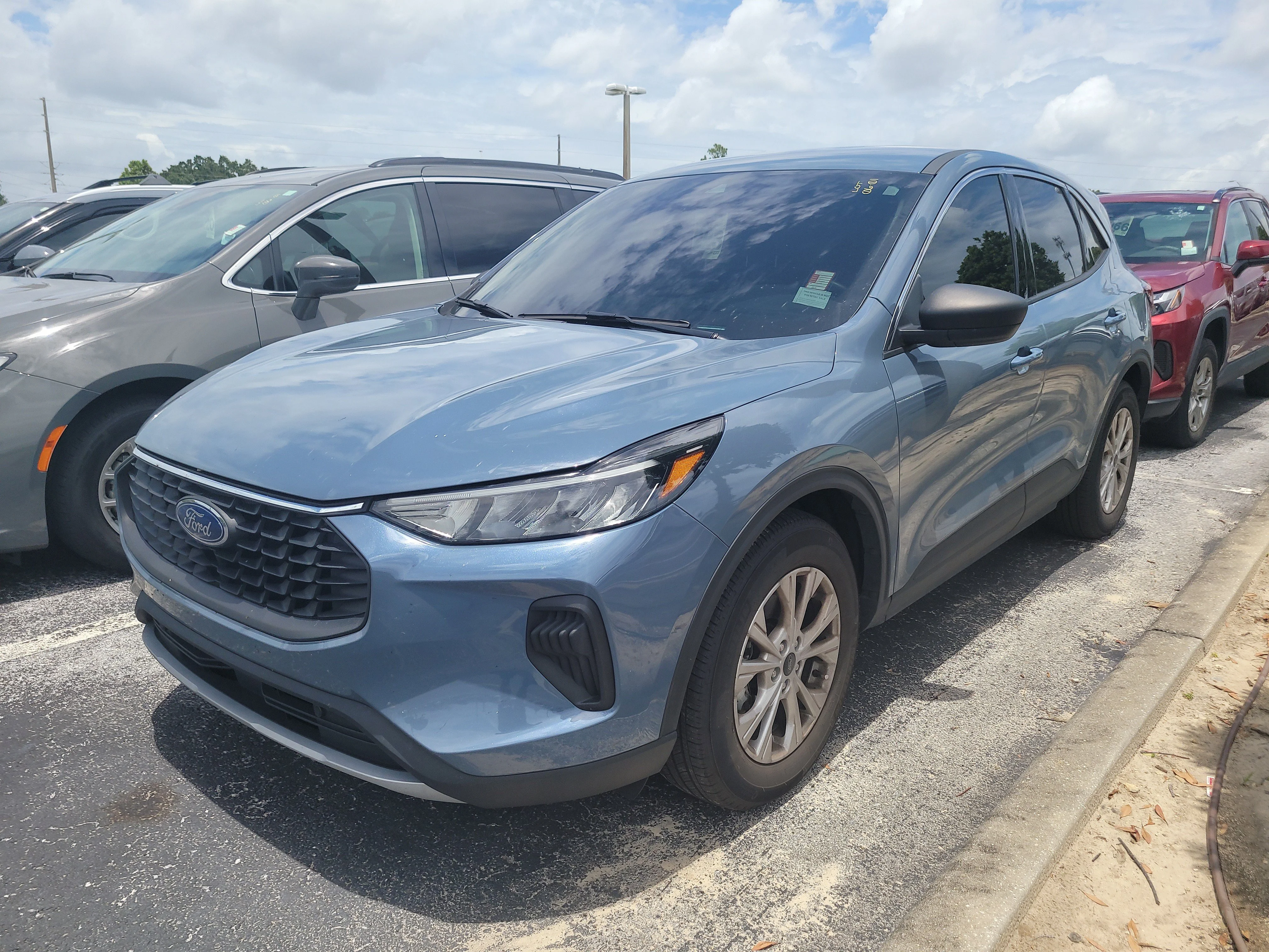 Used 2024 Vapor Blue Ford Active image 3