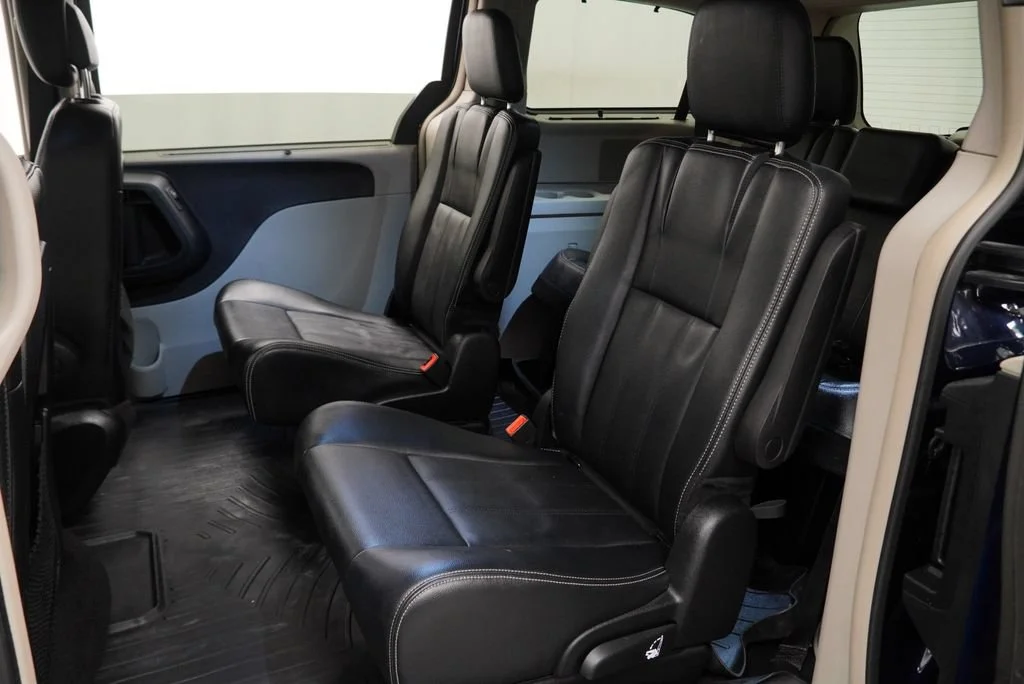 Used 2016 Blue Chrysler Touring image 10