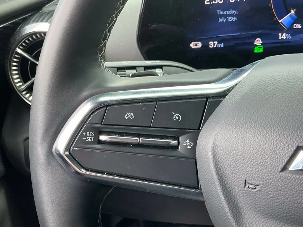 Used 2024 White Chevrolet LT image 40