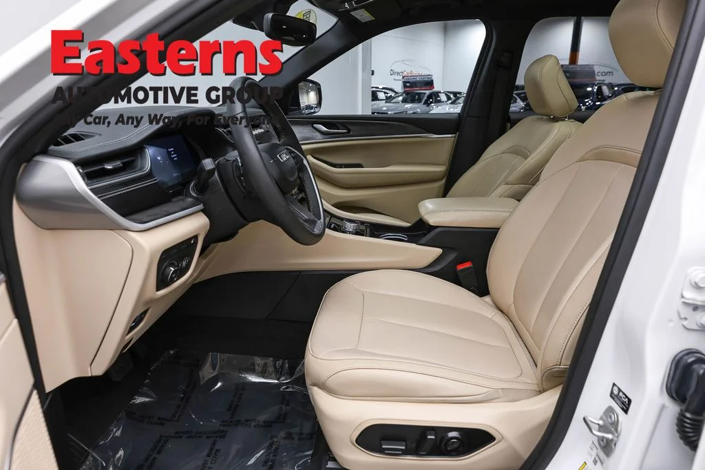 Used 2024 White Jeep 4xe image 14