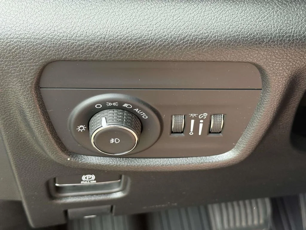 Used 2023 Black Jeep Limited image 30