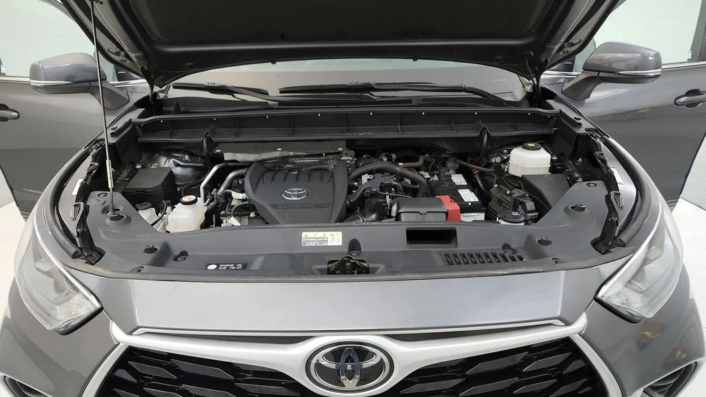 Used 2023 Gray Toyota XLE image 37